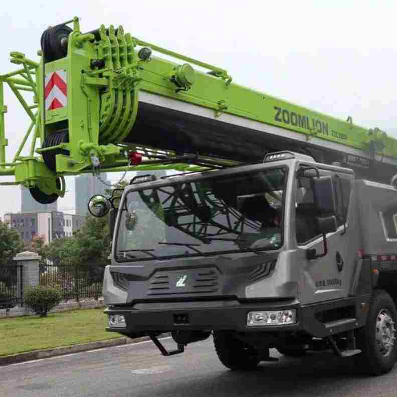 新款中联重科吊车脚踏板ztc25v50吨35吨16吨20吨玻璃钢原厂折叠脚