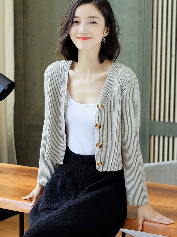 春秋季小款针织开衫秋冬2020年新款女短款宽松配裙子毛衣外套外搭