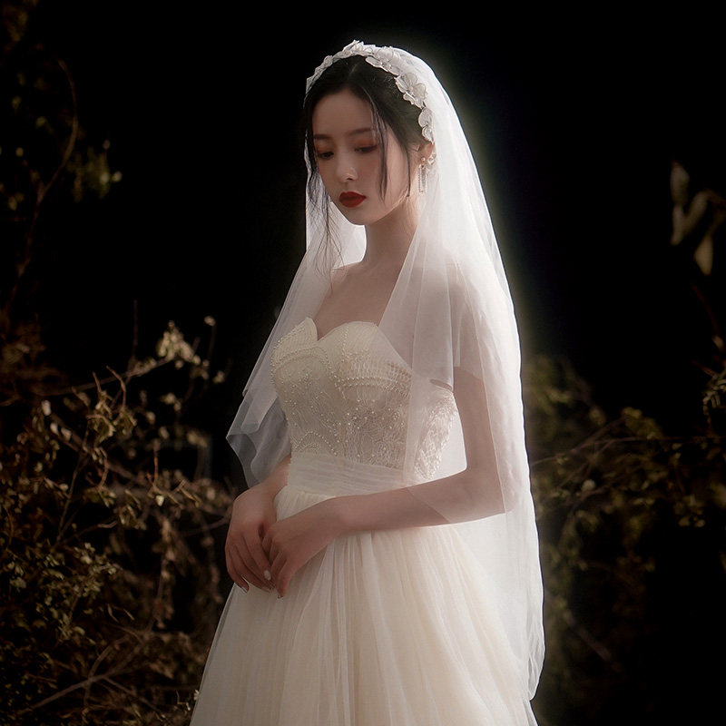新娘结婚主婚纱头纱超仙森系网红拍照道具简约素纱领证拍照短款白