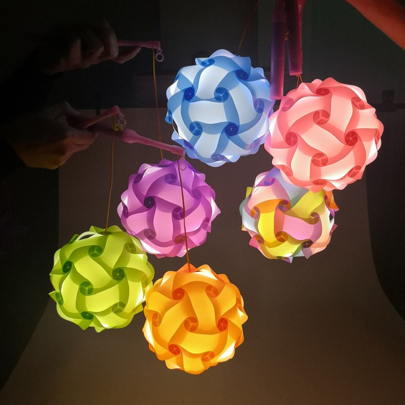 做灯笼的手工材料幼儿园新年环创儿童手提益智拼装投影发光玩具