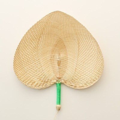 手工藤编草编扇子图片