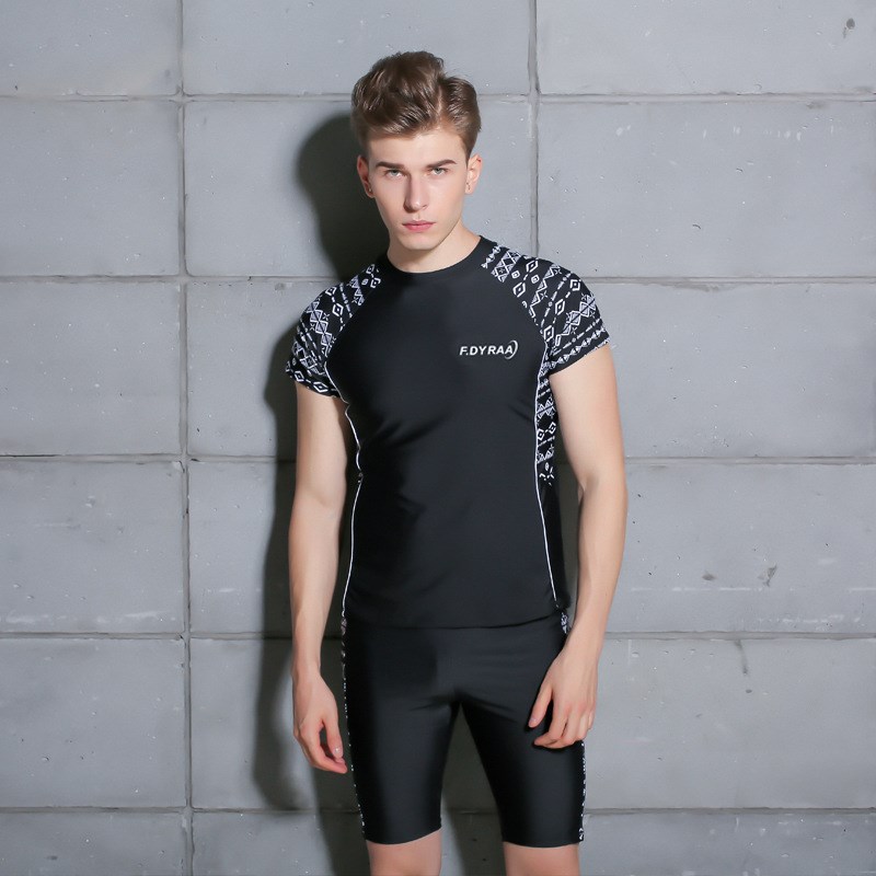 成人全身泳衣男图片