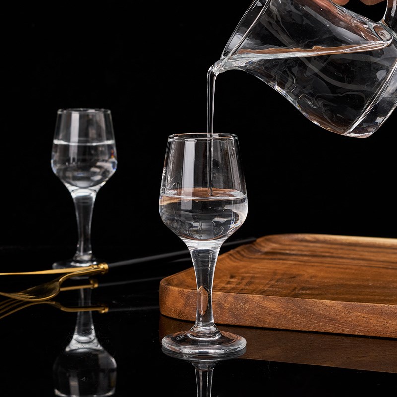 1两水晶玻璃白酒品酒杯 50ml郁金香专业品鉴杯家用小号一两高脚杯
