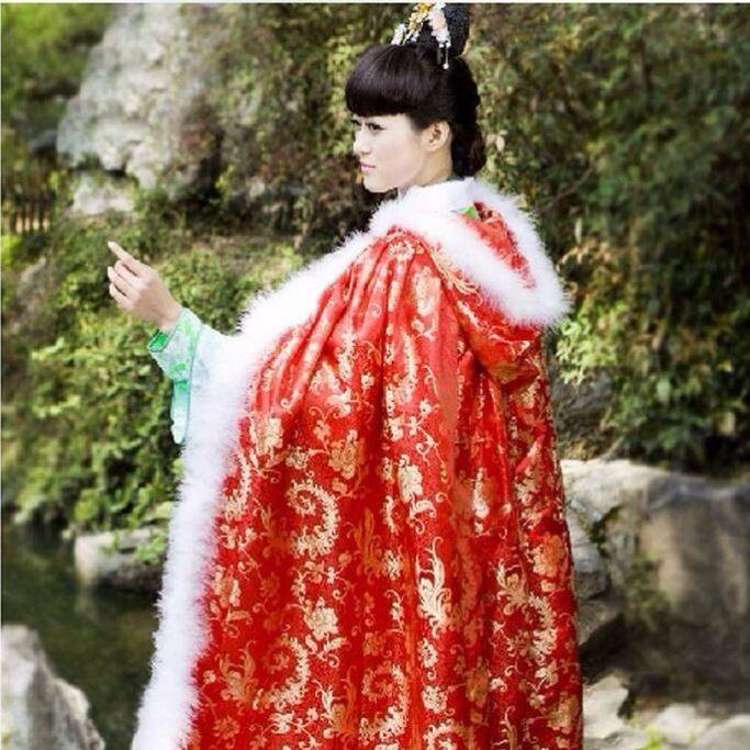 古代斗篷女冬