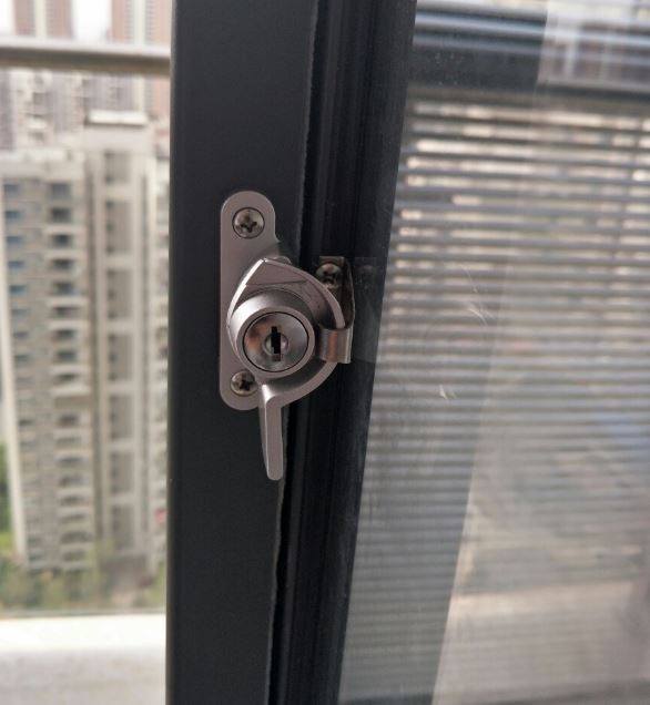 塑钢窗户锁扣铝合金推拉移窗锁老式窗钥匙保险防盗窗扣带锁月牙锁