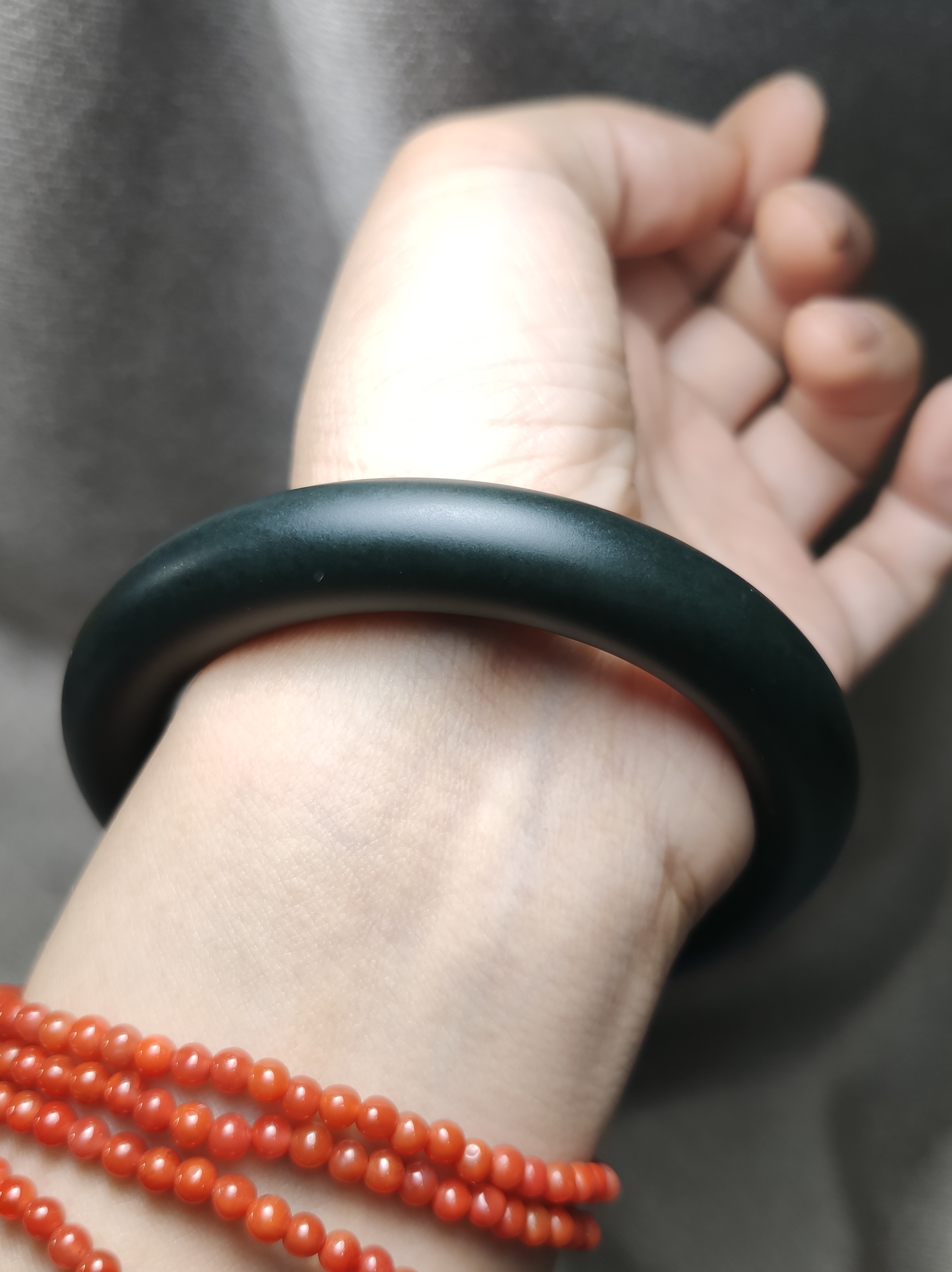 和田玉黑青玉手镯青海黑青哑光亚光一细料塔青天然粗圆条方镯墨玉