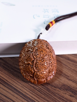 黄花梨木雕金钱龟甲随身文玩手玩件男手工雕刻富甲天下工艺品把件