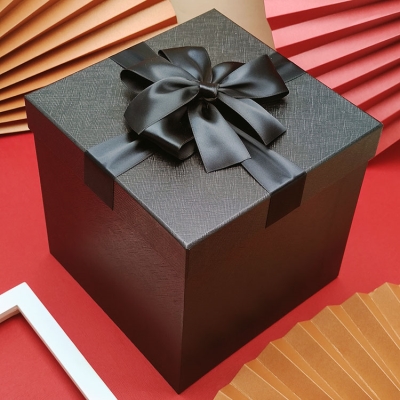i金色超大正方形礼品盒纸盒生b日礼盒情人节礼物包装盒特大号2022