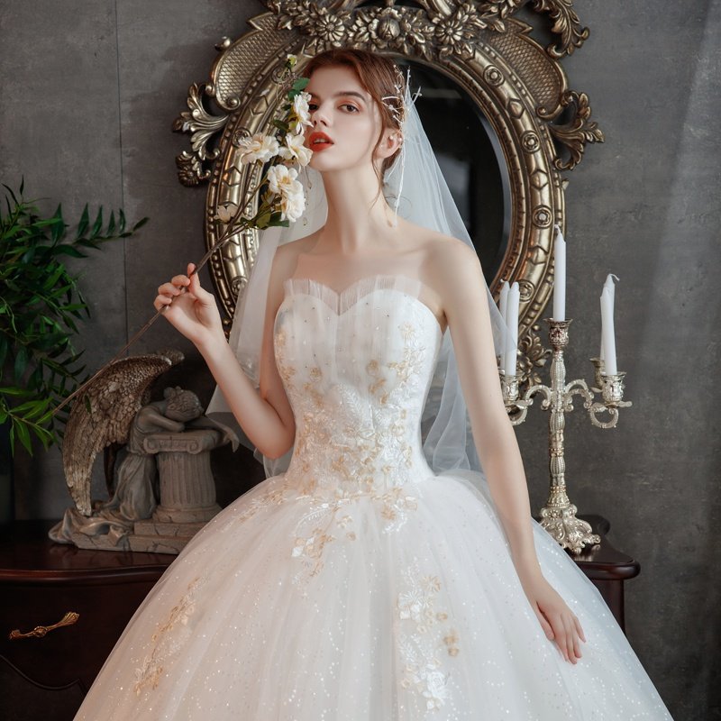 特价抹胸婚纱齐地显瘦