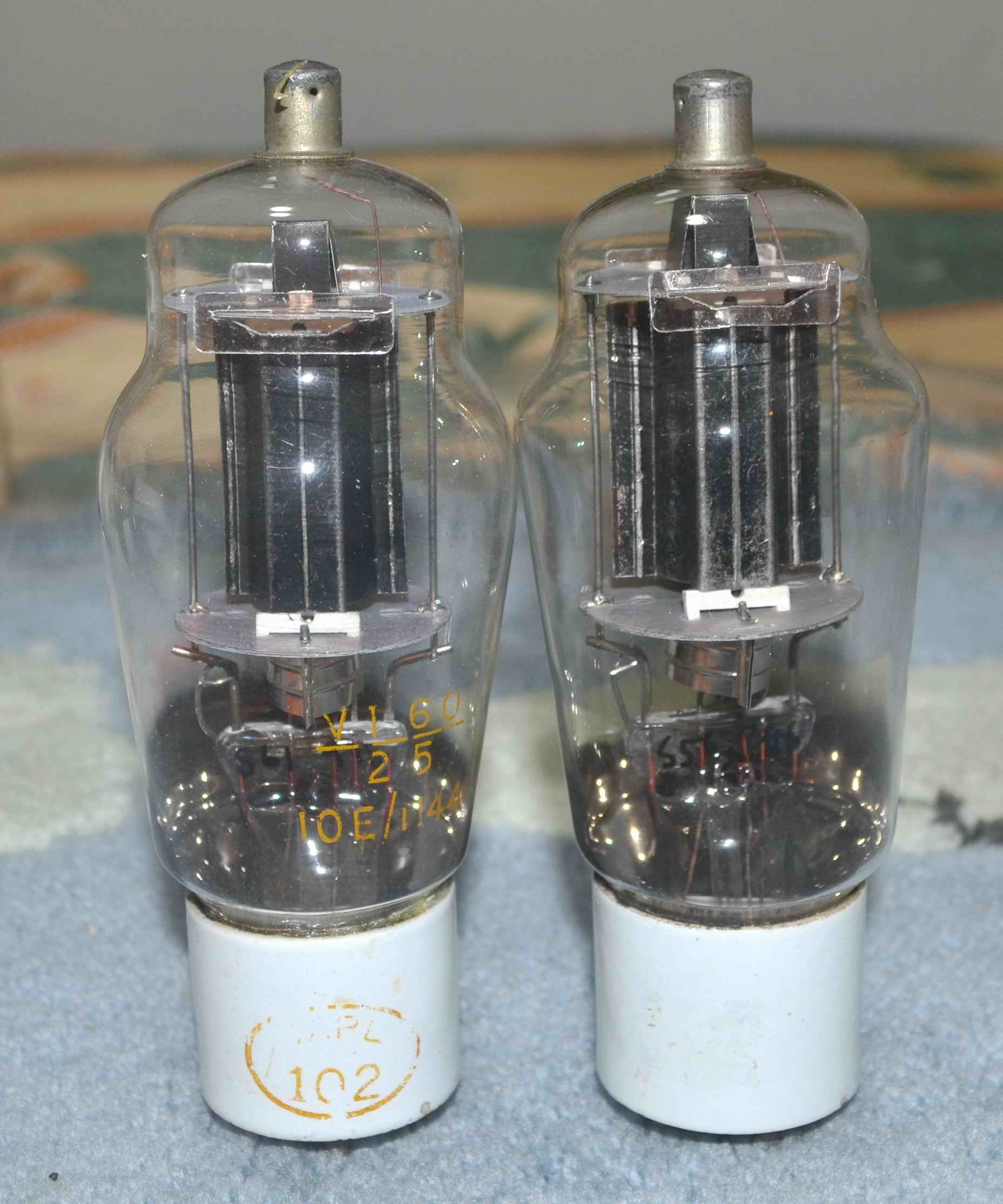 英国vt-60acv124fu7电子管霉屏饭盒白瓷电子管