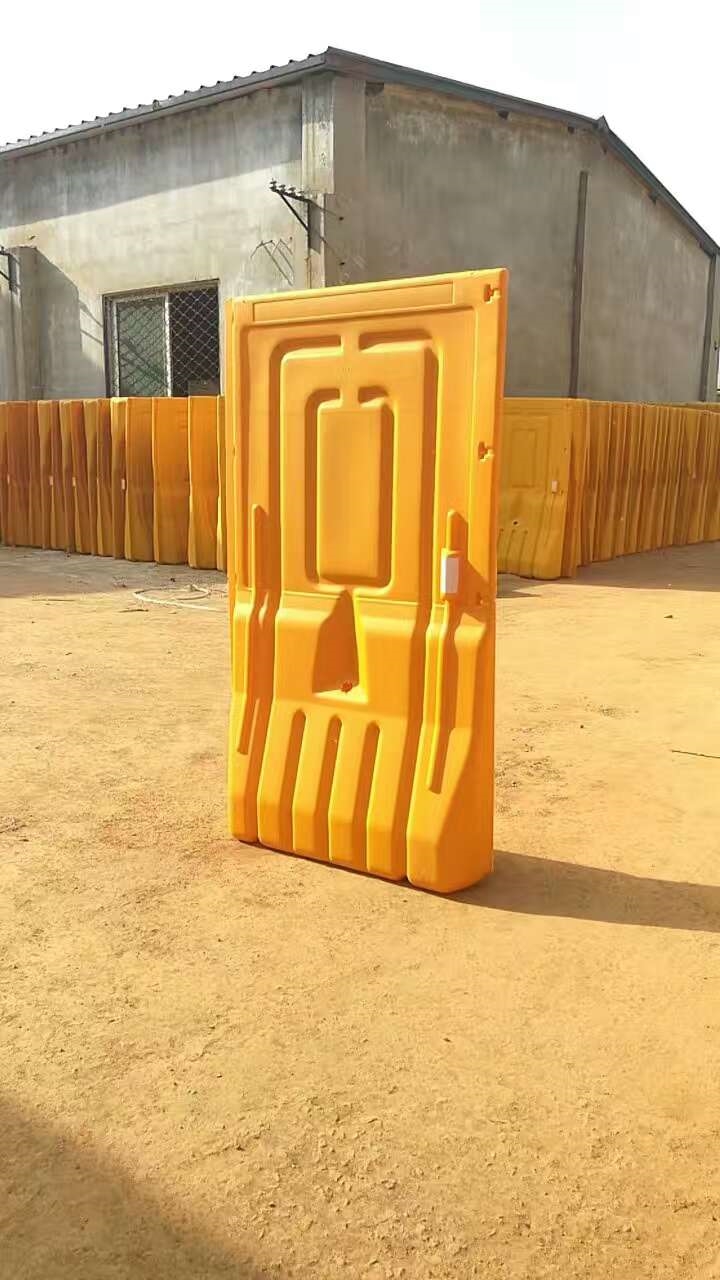 c1米防撞桶隔离墩市政塑料1.5米围挡注水1.8米围栏