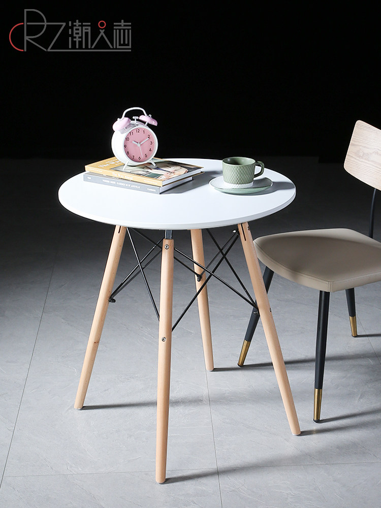 (今日10折)北欧伊姆斯桌子家用实木餐桌椅现代简约小