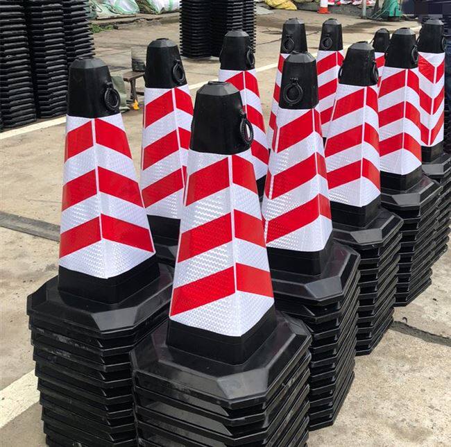 泊车路障请勿方锥加重筒橡胶锥停车路停车70cm禁止警示反光雪糕桩