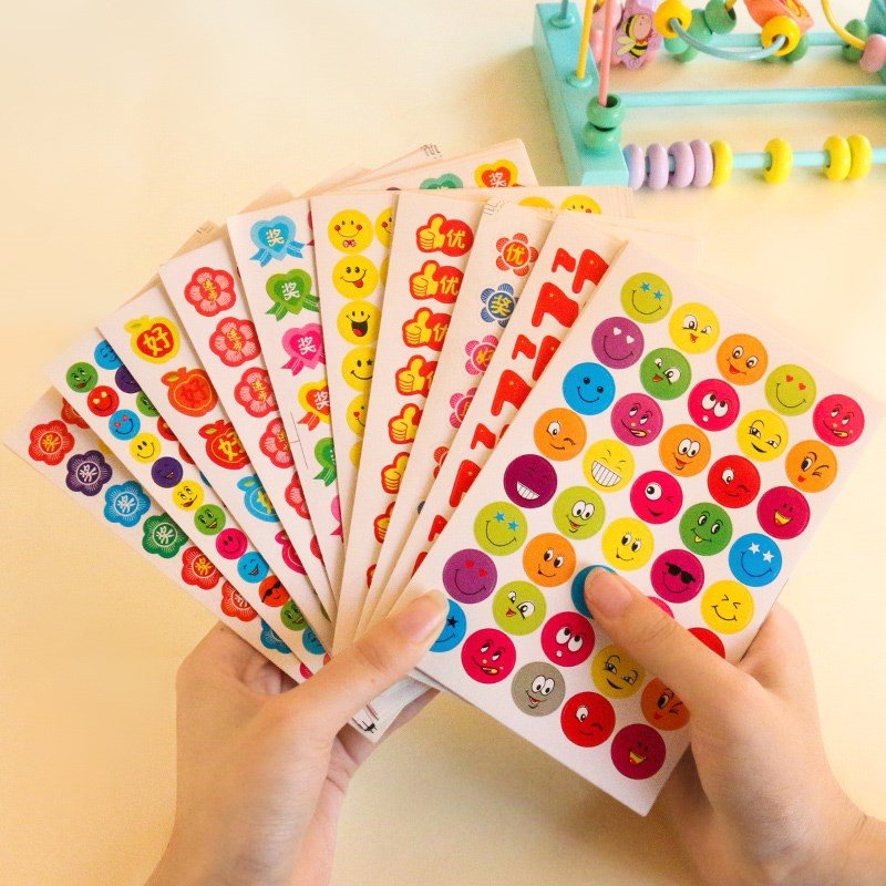 粘贴墙纸卡通塑料子卡通表演化妆纸幼儿园贴小朋友脸上儿童张大
