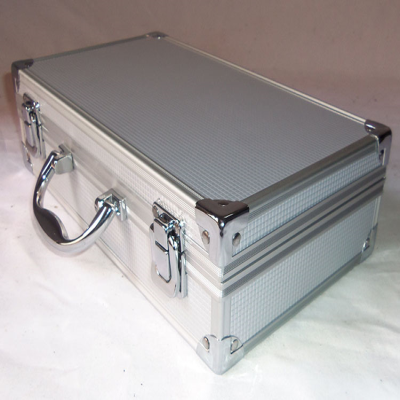 白色铝合金工具箱图片