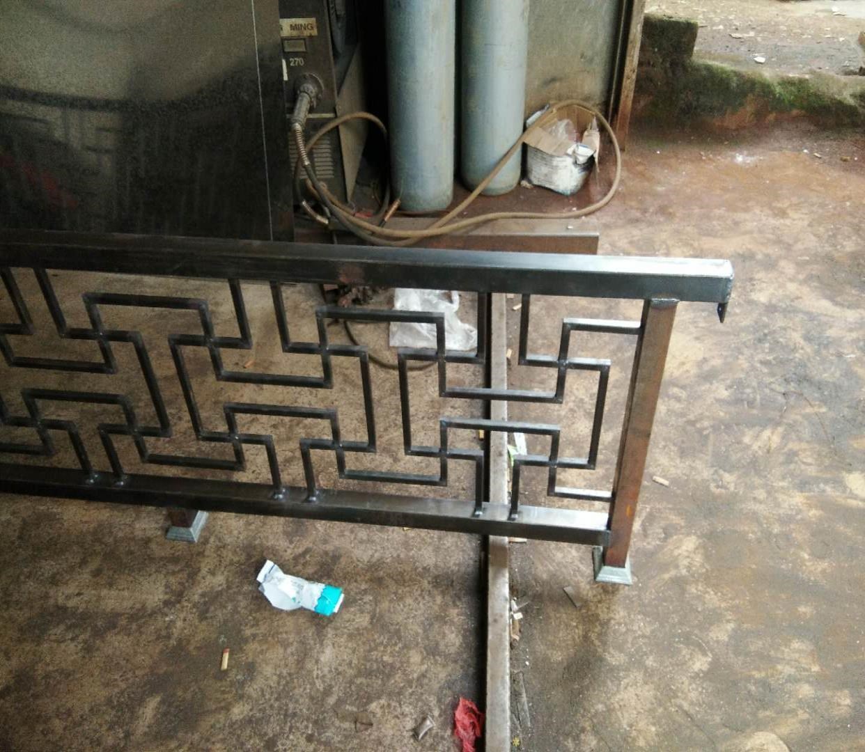 专业定制复古中式铁艺别墅护栏扶手阳台走廊栏杆花格扶手楼梯护栏