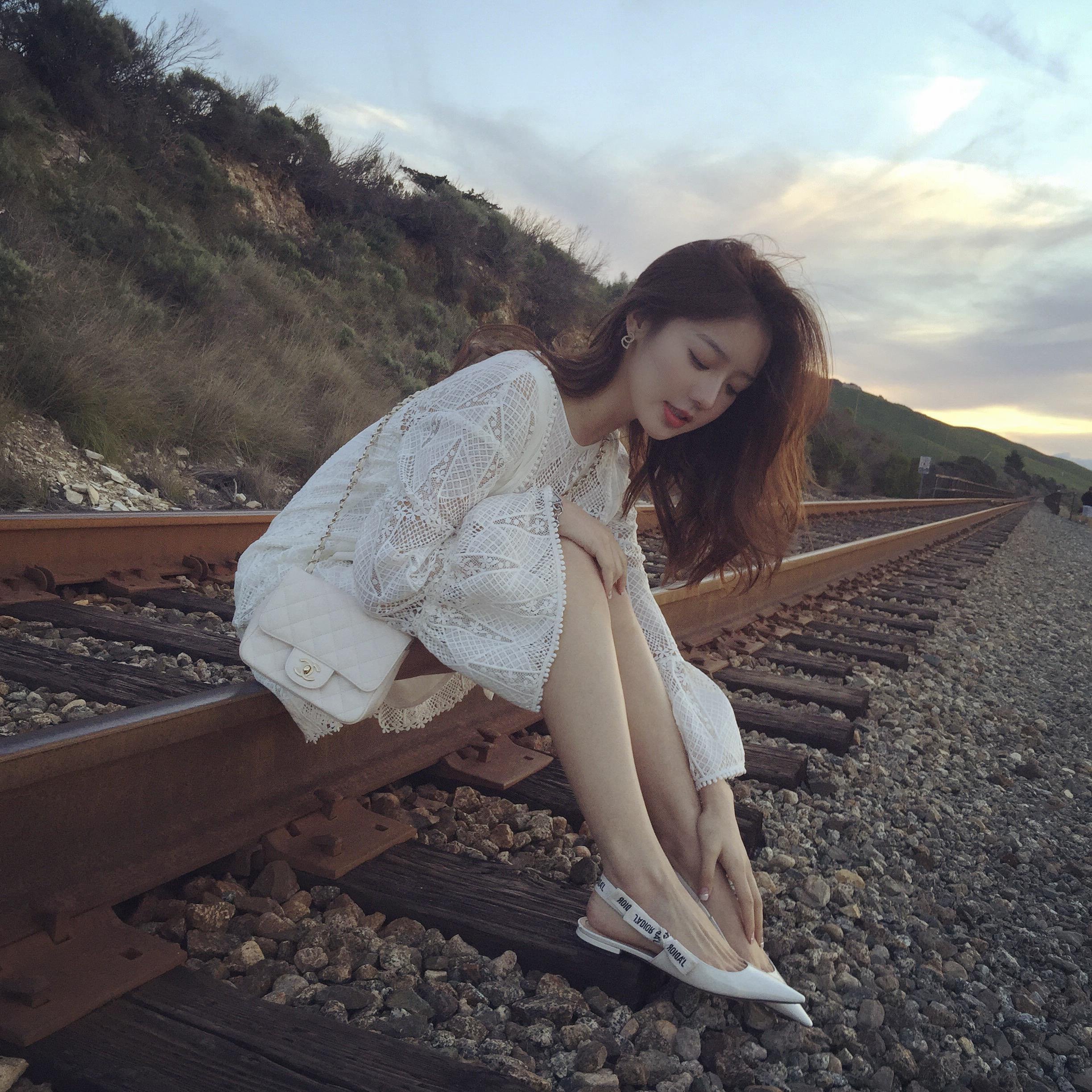 白色连衣裙女小清新夏季新款蕾丝海边度假裙外出游玩日本旅游女装