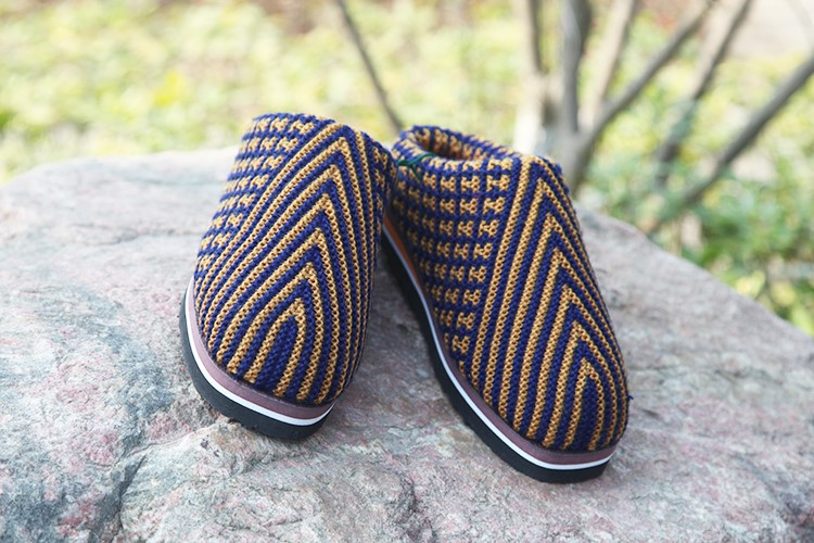 手工织品毛线棉鞋图片