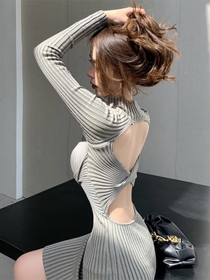 后背镂空连衣裙修身针织图片