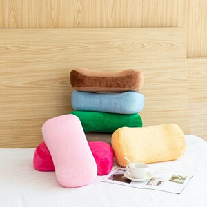 海绵抱枕成人图片