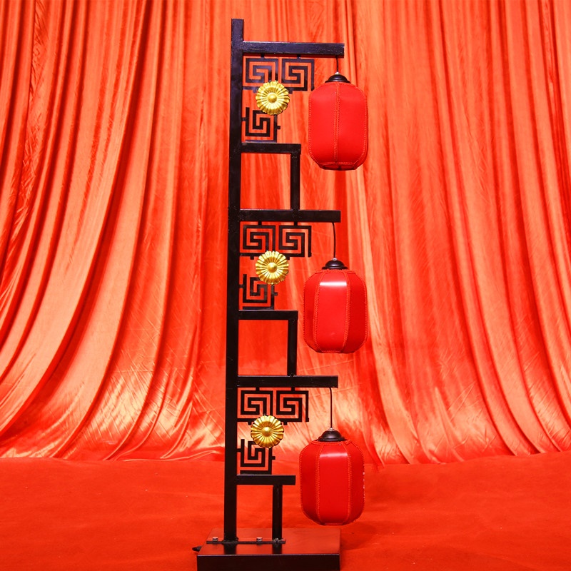 2019新款婚庆舞台布置摆件结婚道具铁艺弯钩新中式婚礼灯笼路引新庆路