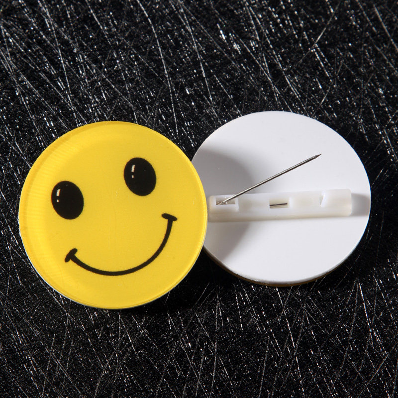 笑脸胸牌微笑牌徽章别针式服务员为您服务工作牌挂员工工号牌胸针