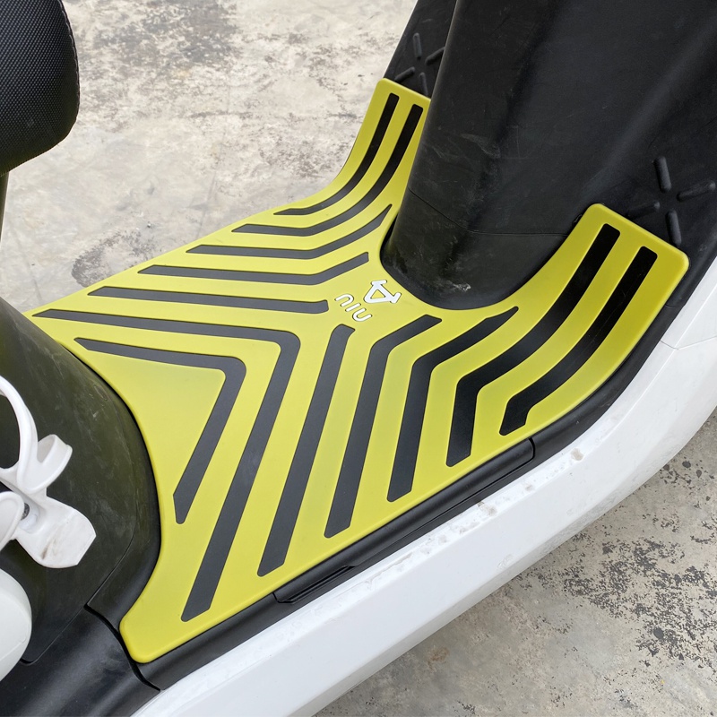 n1s脚垫N1NQIM1乳胶电动车脚踏垫J防水防滑耐磨不掉色配件。