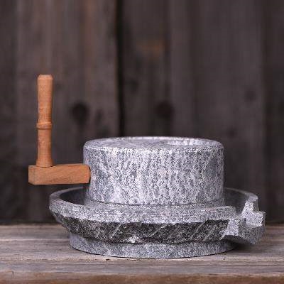 家用小石磨怀旧图片