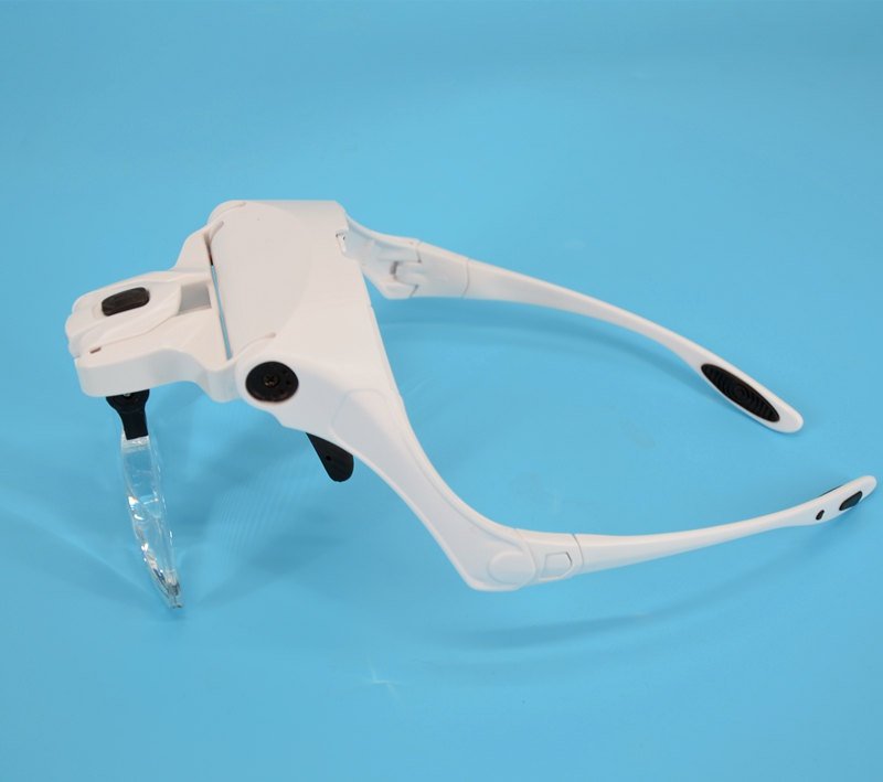 新品头戴式放大镜带led灯电子钟表手机维修用篆刻老人阅读看报