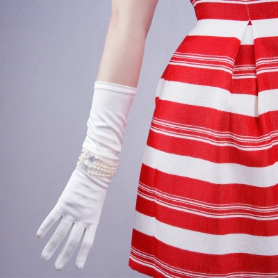 高档丝绸手套22cm弹性丝光绸缎面白色米色珍珠色短款女款防晒奢华