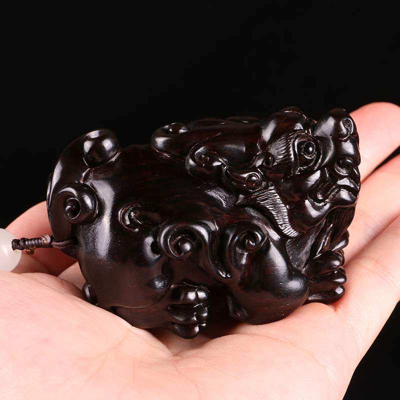 黑檀招财貔貅手把件实木手工雕刻貔貅文玩把件古玩貔貅手把玩件