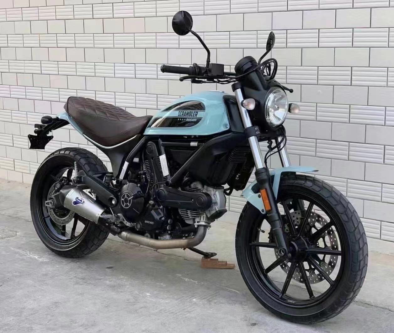 热销小怪兽摩托车_春风狒狒150街车杜卡迪自由800贝纳利302小怪兽重机