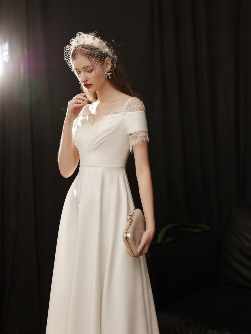 敬酒服新娘2021新款法式轻婚纱简约小众宴会小个子气质女缎面礼服