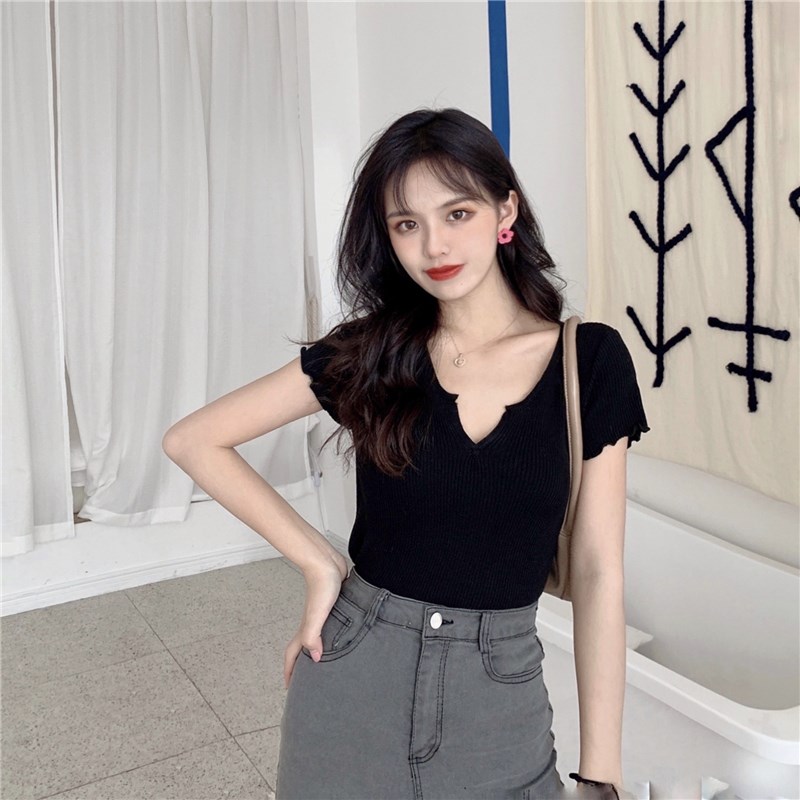 夏季设计感小众女t恤比较好(哪些品牌的2021春夏t恤服装流行元素好用