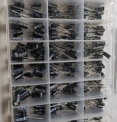 电子配件元件大全电容包图片