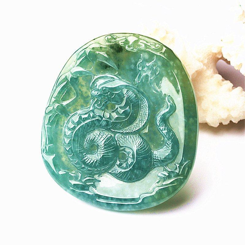 翡翠蓝水吊坠_正品a货翡翠蛇牌吊坠蓝水雪花棉圆牌生肖挂件男女款玉佩