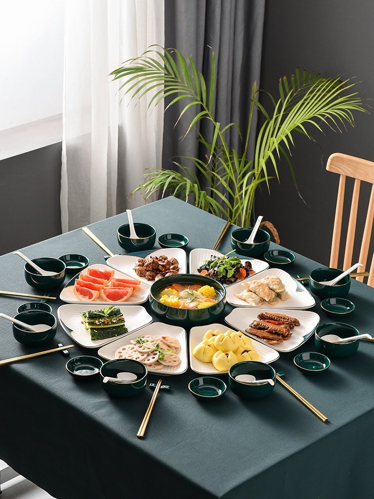 网红拼盘餐具组合套装家用团圆陶瓷拼盘圆桌年夜餐盘碗碟盘子创