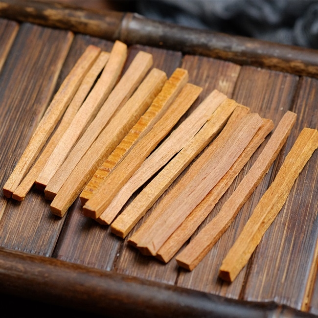 檀香木块原木料图片