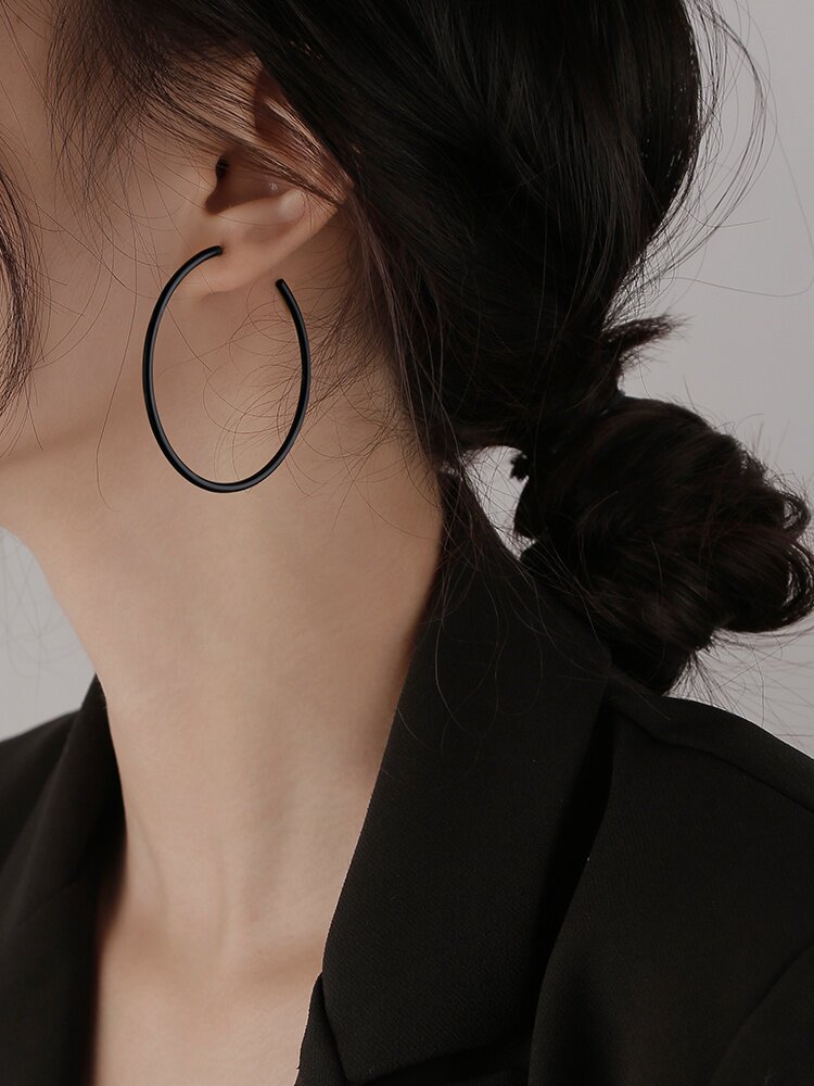 黑色圈圈耳环2021年新款潮小巧精致耳钉小众高级感气质耳扣耳饰女