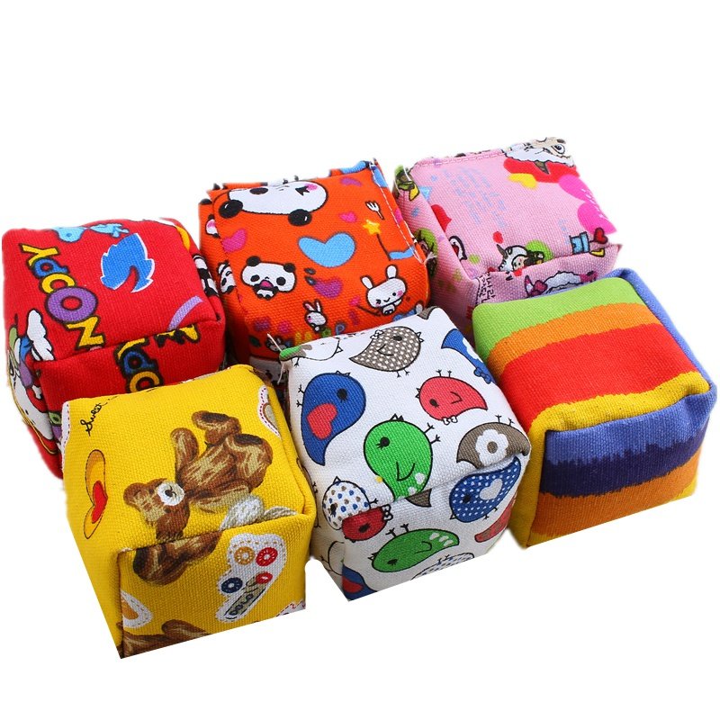 手工小沙包儿童幼儿园小学生麦壳丢沙包玩具正方形沙袋毽豆包