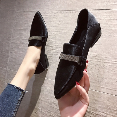 黑色带钻平底鞋尖头图片