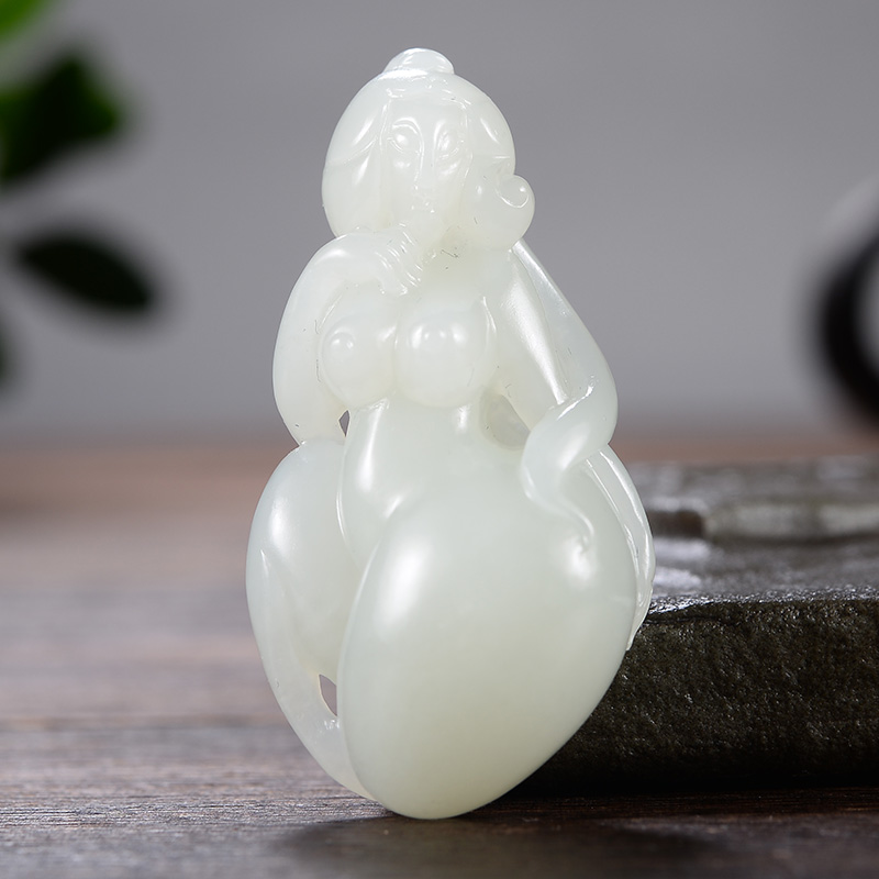 疆山新疆玉雕大师学甲和田玉羊脂白玉美人美女挂件一生富贵21克