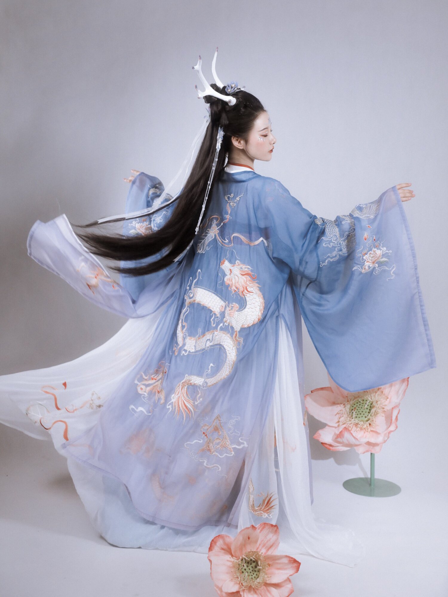 有香如故龙炎蓝紫色渐变龙重工刺绣6米摆齐胸汉服齐腰襦裙