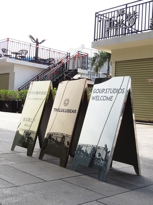 门口镜面不锈钢落地户外广告牌子展示架招牌立式营业中立牌定制