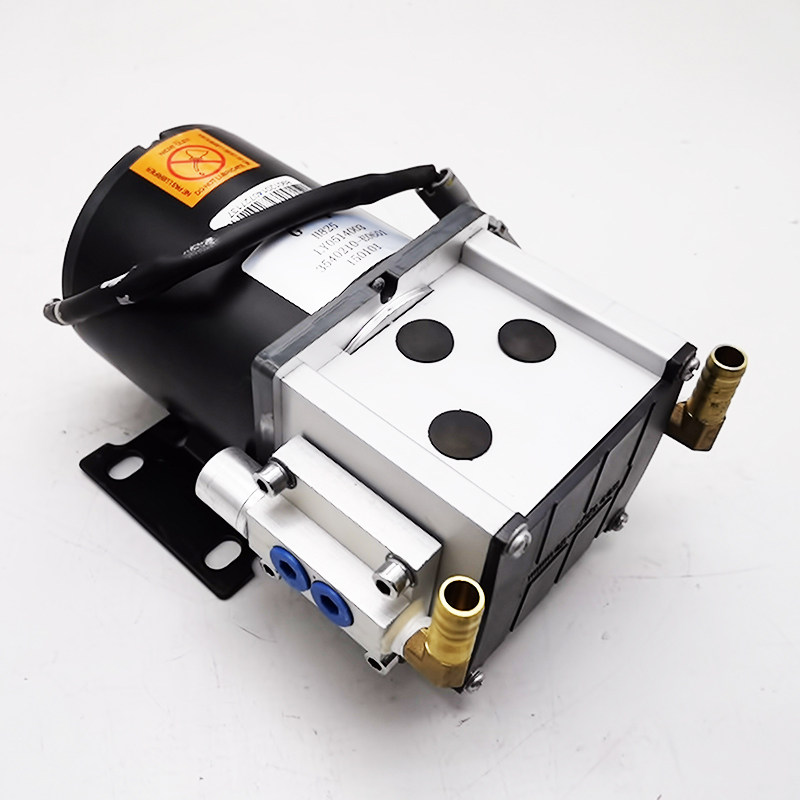 绿野陆地方舟新能源电动汽车刹车助力真空泵时风御捷电动车真空泵