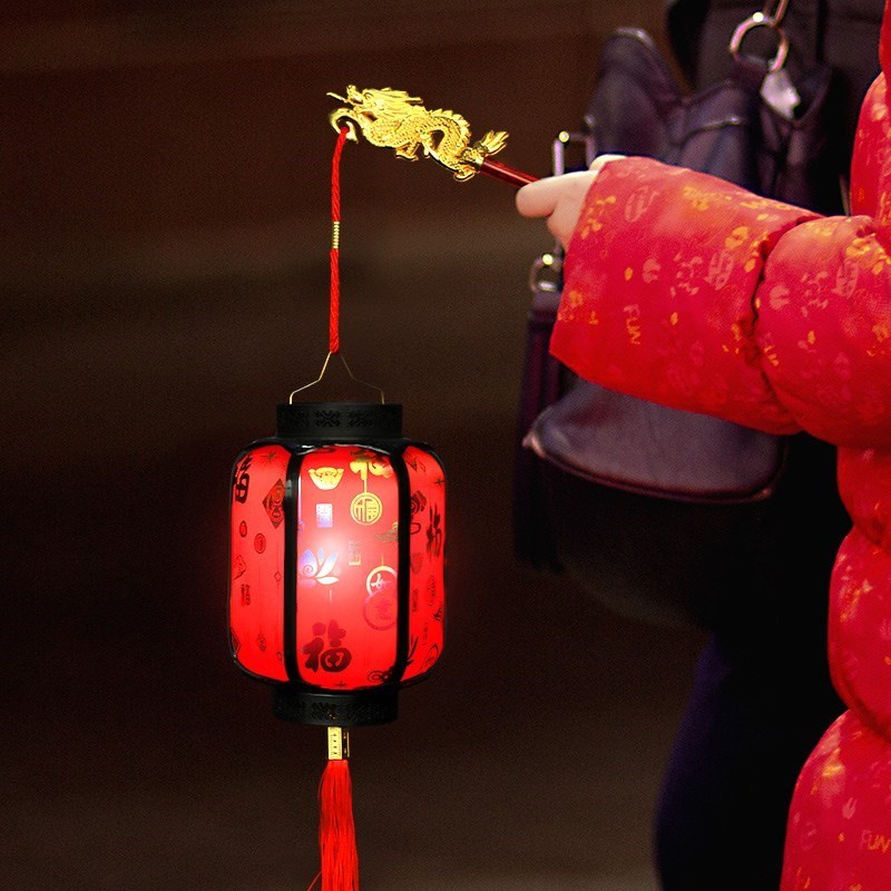 2021年元宵节儿童手提灯笼手持手拿会亮的发光正月十五花灯新年