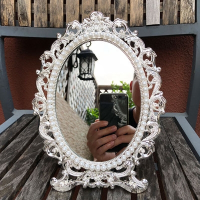 高档金属化妆镜图片