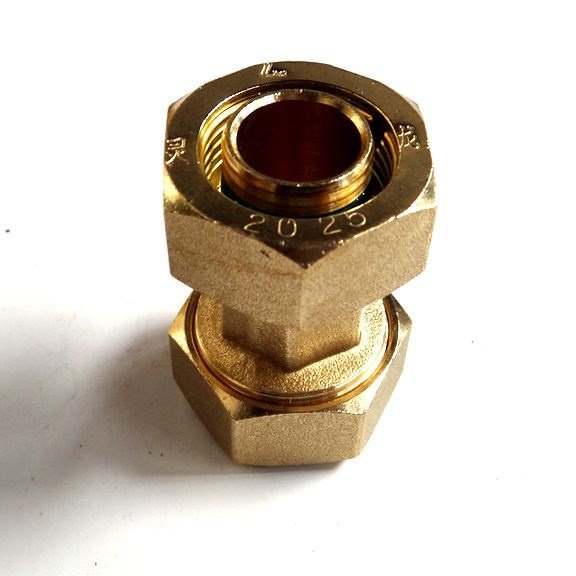 热销地暖管接头配件