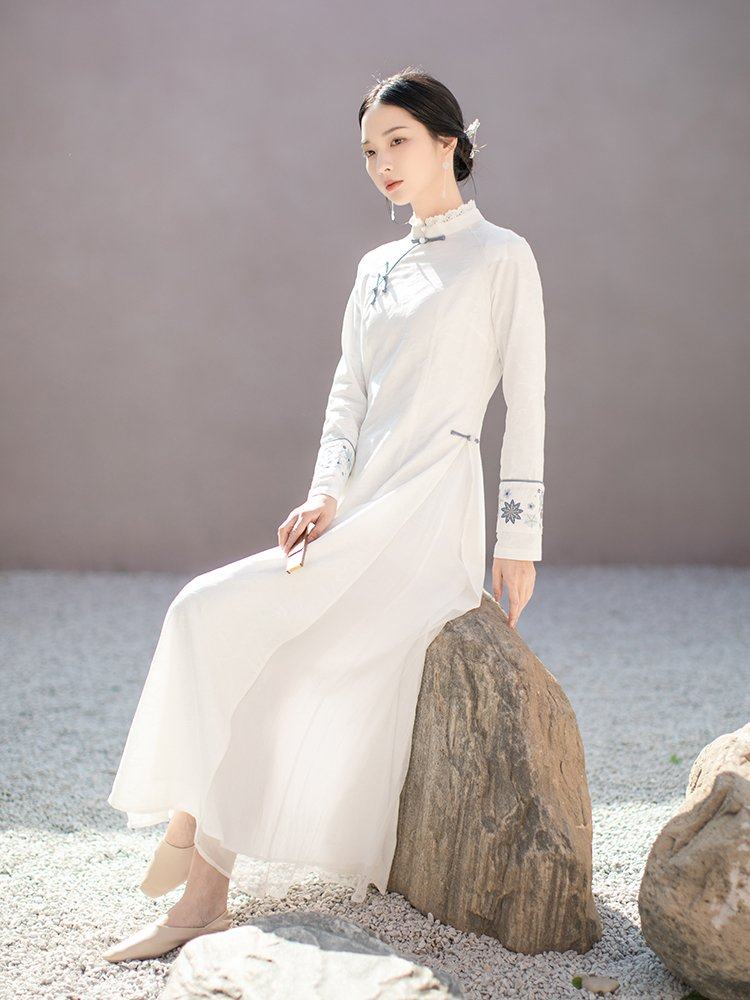 拾白2021春新中式女装国风连衣裙棉麻绣花拼真丝茶服改良旗袍长裙
