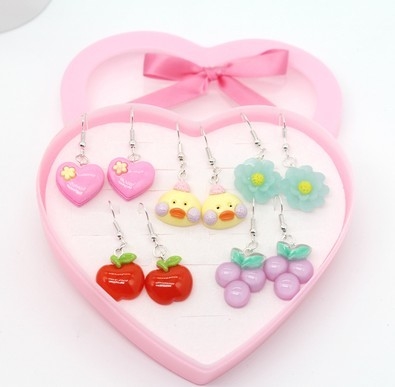 儿童耳环有a耳洞养耳爱心耳钉免邮小孩子戴的耳钉耳坠可爱送小朋